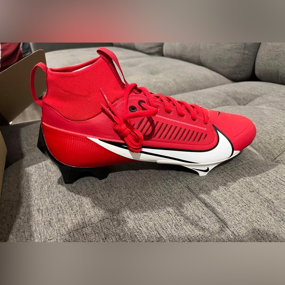 Men's Nike Vapor Edge Pro 360 2 Molded Football Cleats
